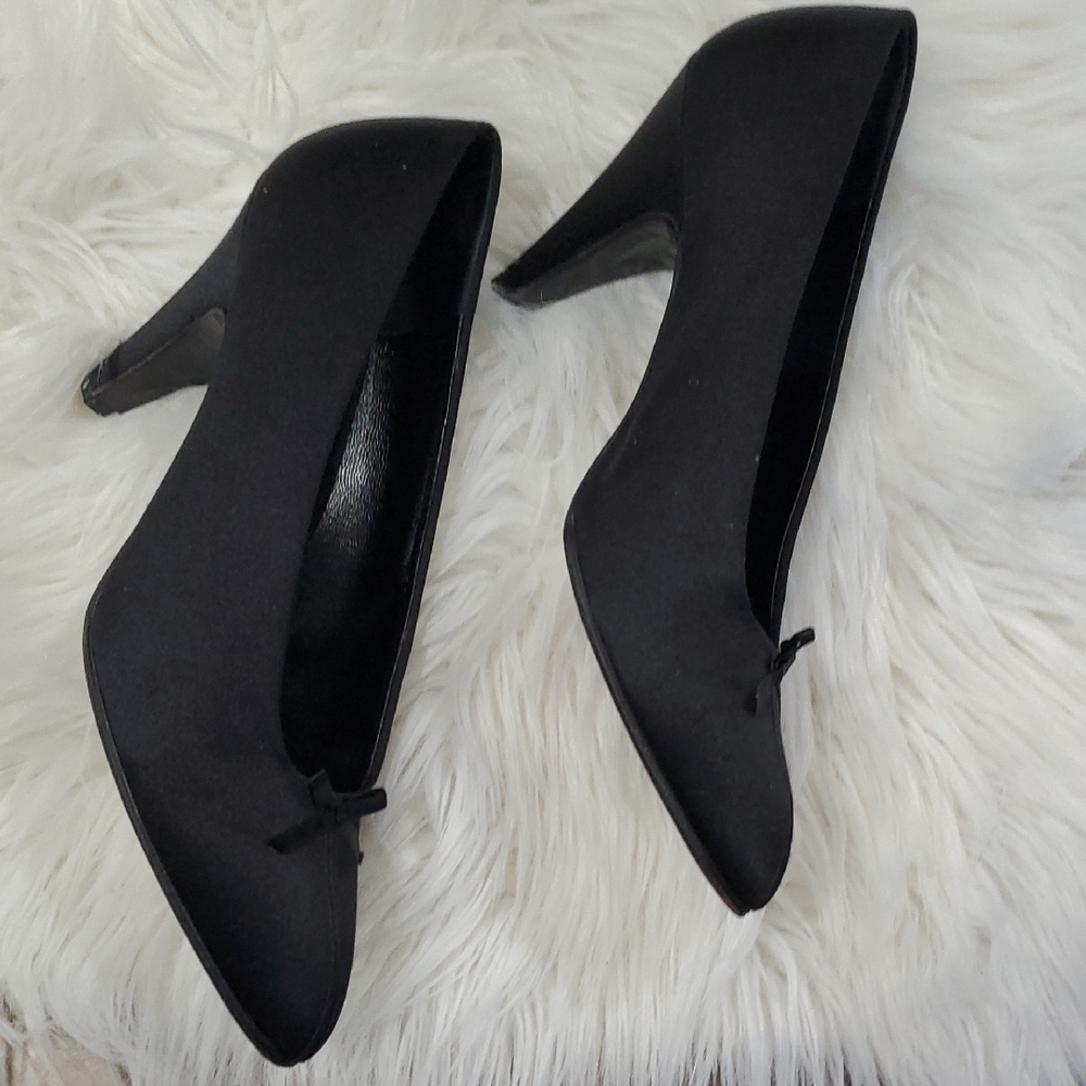 Fendi Black Satin Feel Kitten Heel with Pointed Toe Size 7.5 - Picture 5 of 15